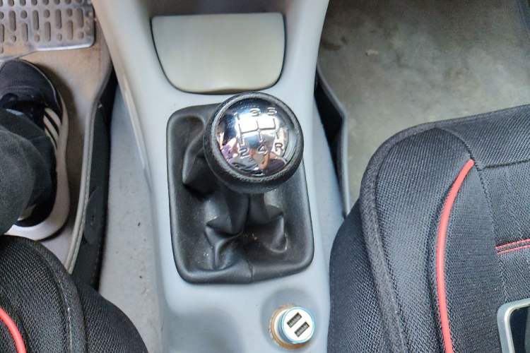 Used Peugeot 207 2011 Sedan 1.4L Manual Yule Edition Gear Lever