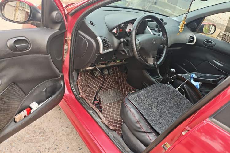 Used Peugeot 207 2011 Hatchback 1.4L Manual Yule Edition Interior 3