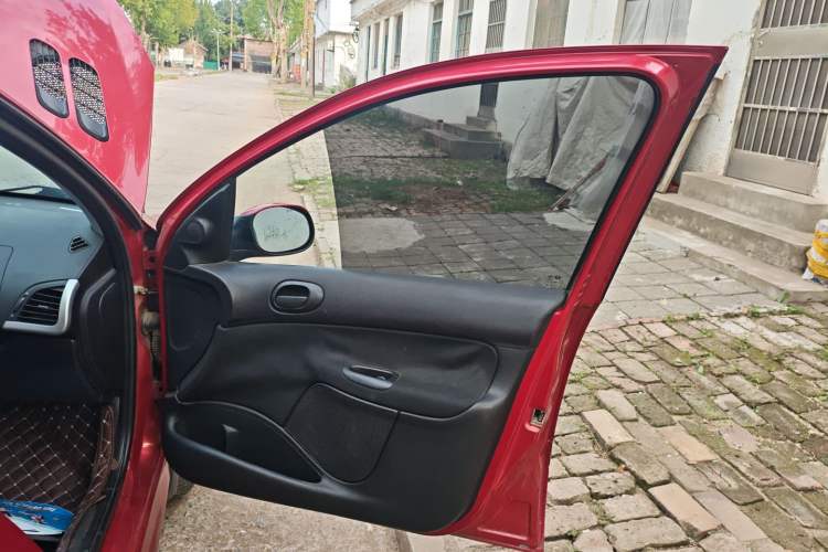 Used Peugeot 207 2011 Hatchback 1.4L Manual Yule Edition Interior 5