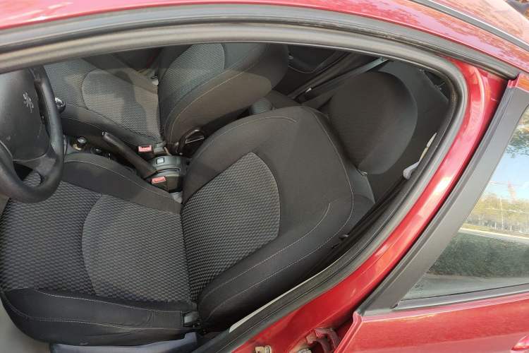 Used Peugeot 207 2011 Sedan 1.4L Manual Yule Edition Left Front Seat