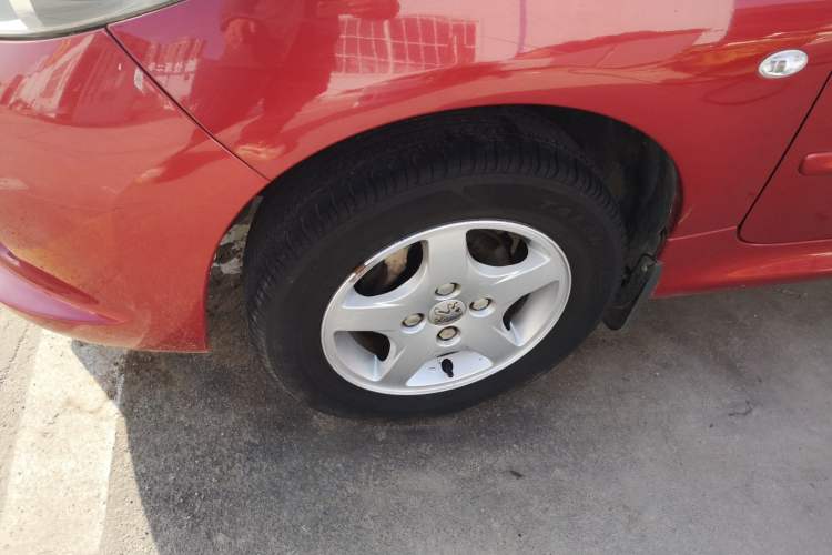 Used Peugeot 207 2011 Sedan 1.4L Manual Yule Edition Left Front Wheel Hub