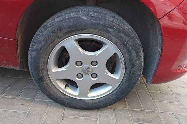 Used Peugeot 207 2011 Sedan 1.4L Manual Yule Edition Right Front Wheel Hub
