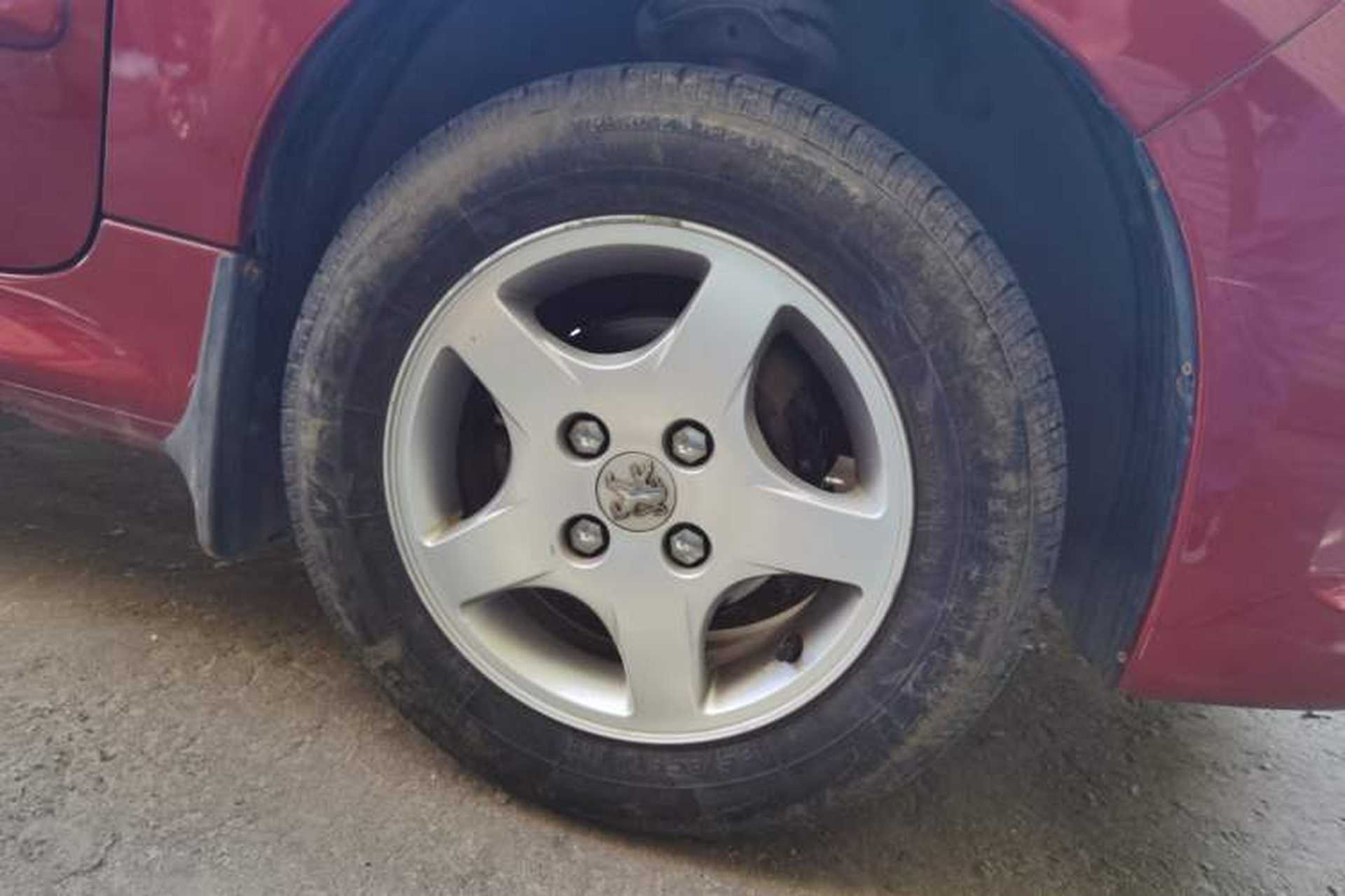 Used Peugeot 207 2011 Sedan 1.4L Manual Yule Edition Right Front Wheel Hub