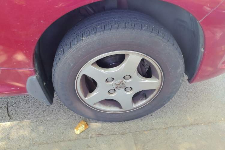 Used Peugeot 207 2011 Hatchback 1.4L Manual Yule Edition Right Front Wheel Hub