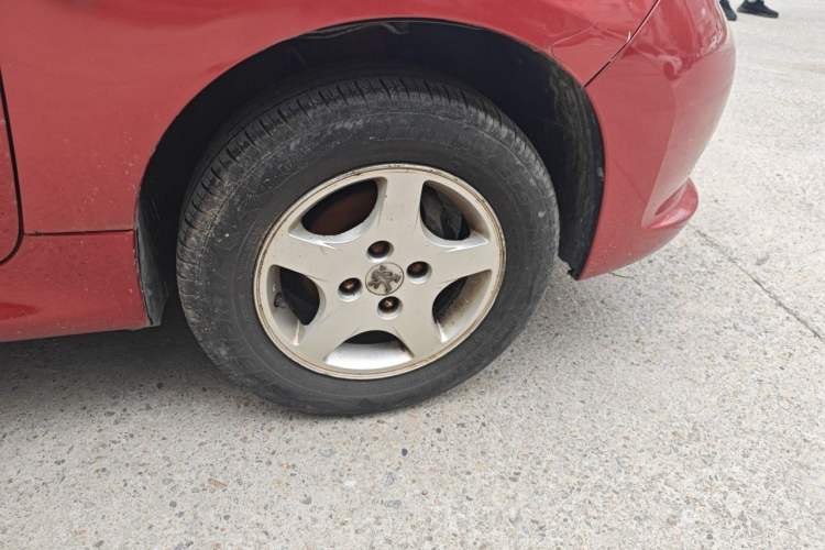 Used Peugeot 207 2011 Hatchback 1.4L Manual Yule Edition Right Front Wheel Hub