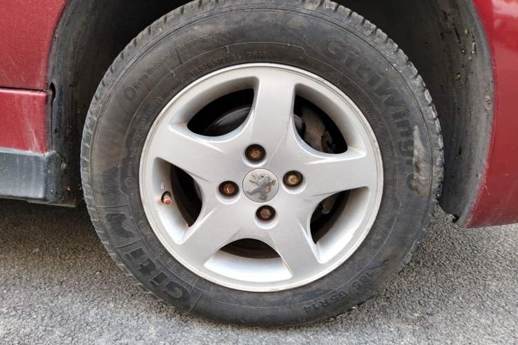 Used Peugeot 207 2011 Hatchback 1.4L Manual Yule Edition Right Front Wheel Hub