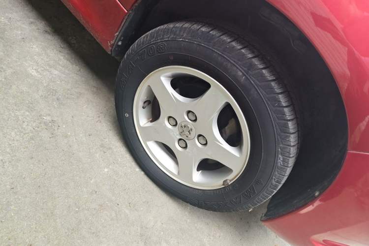 Used Peugeot 207 2011 Hatchback 1.4L Manual Yule Edition Right Front Wheel Hub