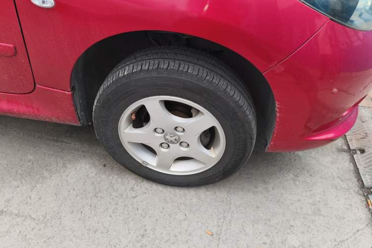 Used Peugeot 207 2011 Hatchback 1.4L Manual Yule Edition Right Front Wheel Hub