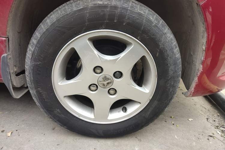 Used Peugeot 207 2011 Sedan 1.4L Manual Yule Edition Right Front Wheel Hub