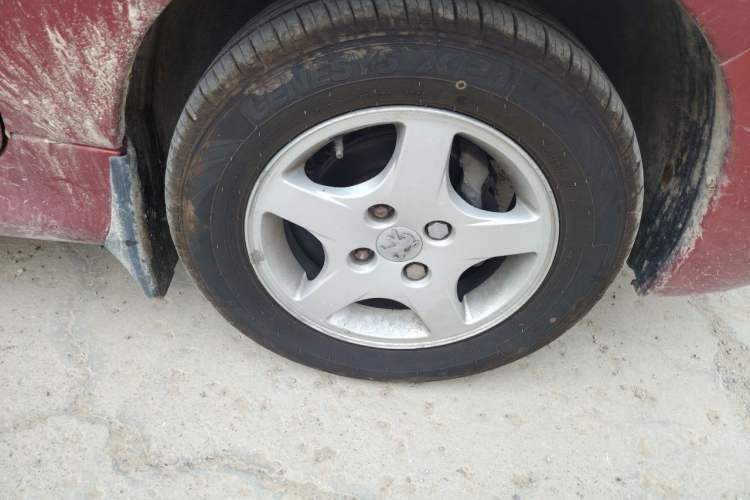 Used Peugeot 207 2011 Hatchback 1.4L Manual Yule Edition Right Front Wheel Hub