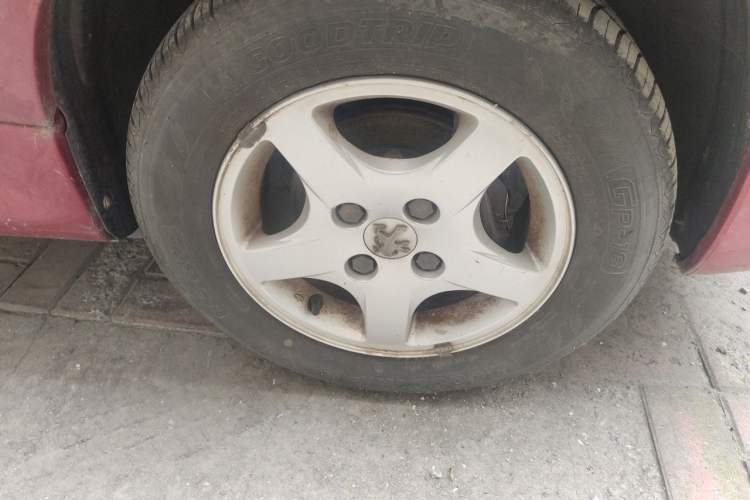 Used Peugeot 207 2011 Hatchback 1.4L Manual Yule Edition Right Front Wheel Hub