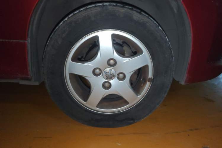 Used Peugeot 207 2011 Hatchback 1.4L Manual Yule Edition Right Front Wheel Hub