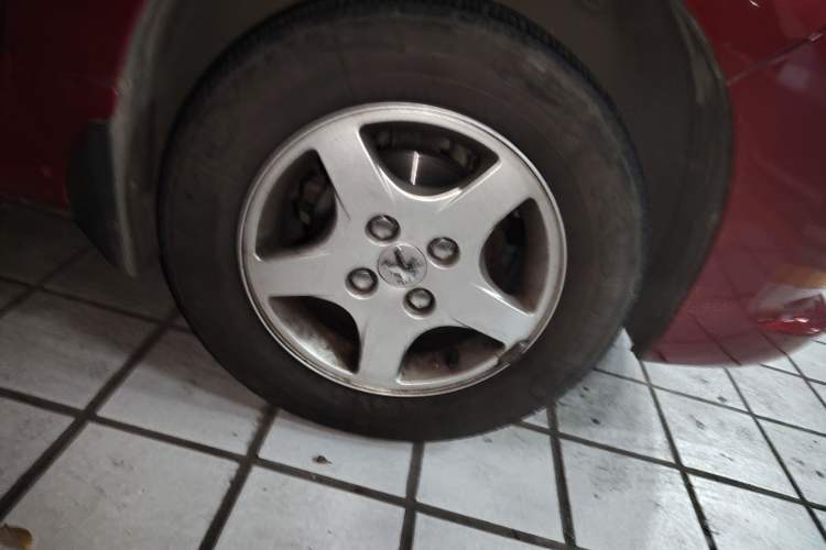 Used Peugeot 207 2011 Hatchback 1.4L Manual Yule Edition Right Front Wheel Hub
