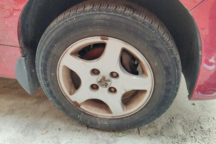 Used Peugeot 207 2011 Sedan 1.4L Manual Yule Edition Right Front Wheel Hub