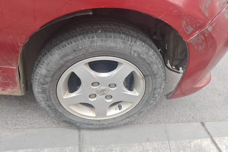 Used Peugeot 207 2011 Sedan 1.4L Manual Yule Edition Right Front Wheel Hub