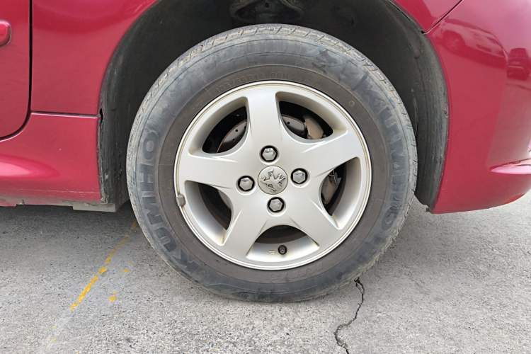 Used Peugeot 207 2011 Sedan 1.4L Manual Yule Edition Right Front Wheel Hub