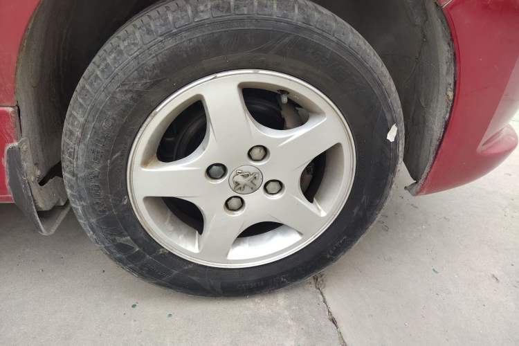Used Peugeot 207 2011 Sedan 1.4L Manual Yule Edition Right Front Wheel Hub