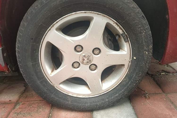 Used Peugeot 207 2011 Sedan 1.4L Manual Yule Edition Right Front Wheel Hub
