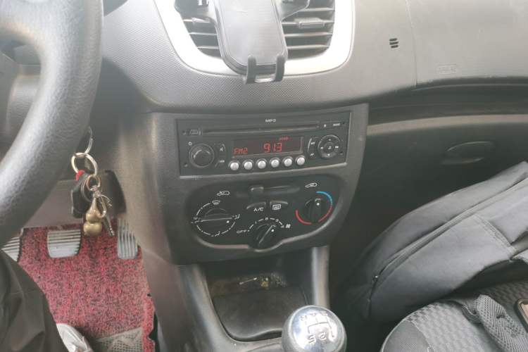 Used Peugeot 207 2011 Sedan 1.4L Manual Yule Edition Audio And AC Panel