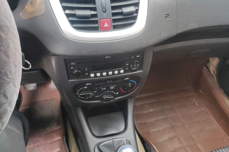 Used Peugeot 207 2011 Sedan 1.4L Manual Yule Edition Audio And AC Panel