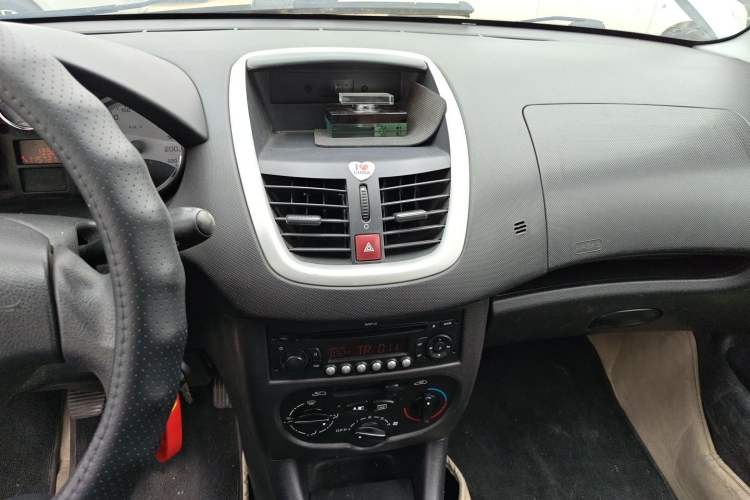 Used Peugeot 207 2011 Hatchback 1.4L Manual Yule Edition Audio And AC Panel