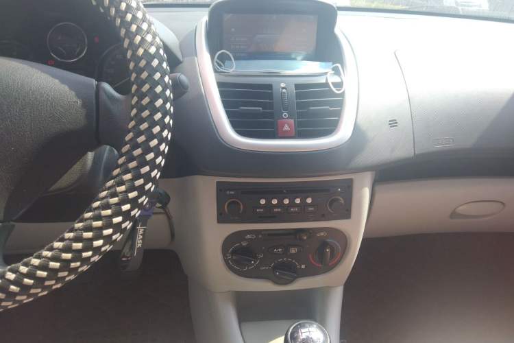 Used Peugeot 207 2011 Sedan 1.4L Manual Yule Edition Audio And AC Panel
