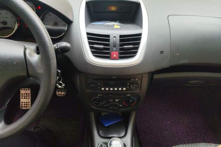 Used Peugeot 207 2011 Hatchback 1.4L Manual Yule Edition Audio And AC Panel