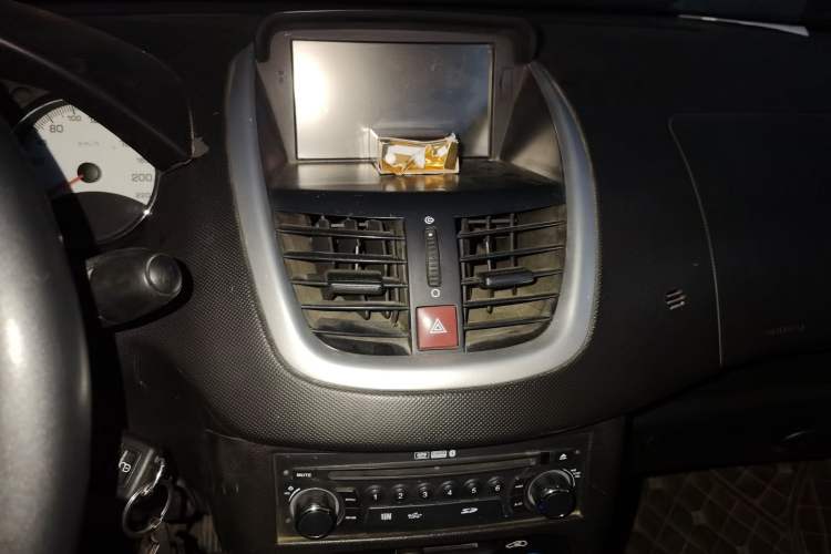 Used Peugeot 207 2011 Sedan 1.4L Manual Yule Edition Audio And AC Panel