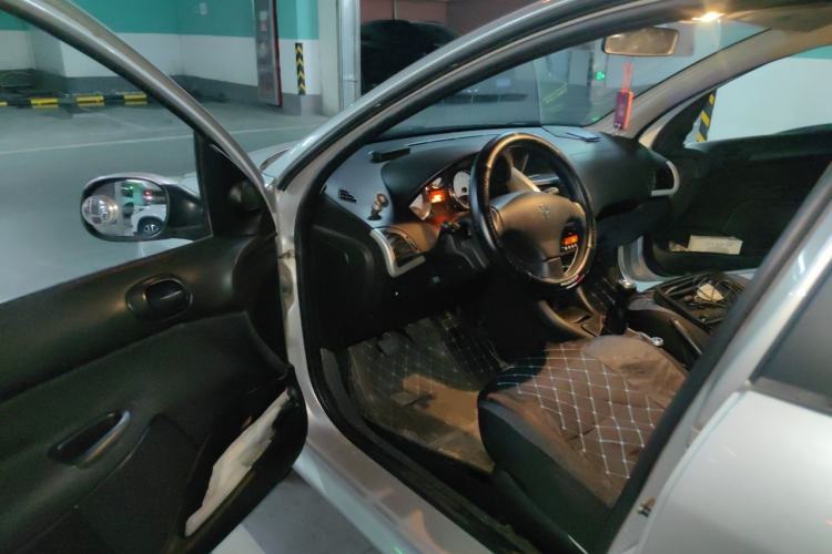 Used Peugeot 207 2011 Hatchback 1.4L Manual Yule Edition Driver Seat