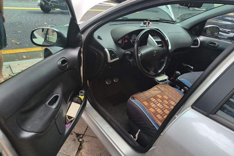 Used Peugeot 207 2011 Hatchback 1.4L Manual Yule Edition Driver Seat