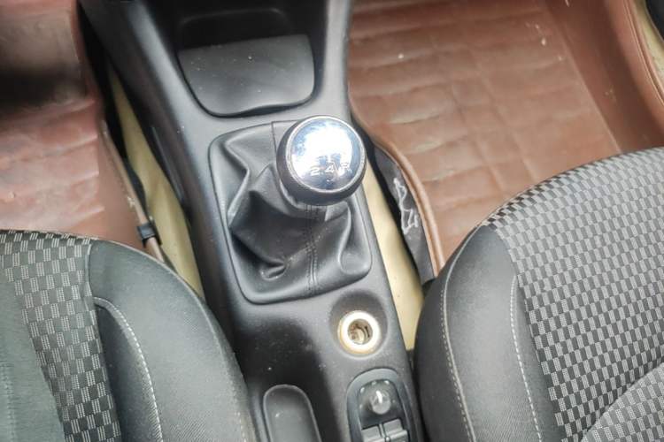 Used Peugeot 207 2011 Sedan 1.4L Manual Yule Edition Gear Lever
