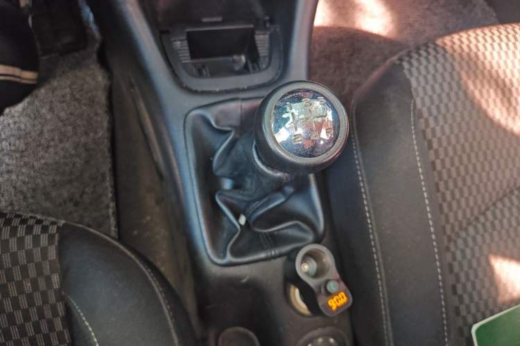 Used Peugeot 207 2011 Sedan 1.4L Manual Yule Edition Gear Lever