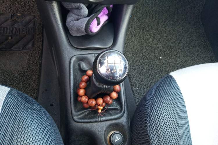 Used Peugeot 207 2011 Hatchback 1.4L Manual Yule Edition Gear Lever