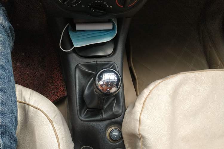 Used Peugeot 207 2011 Hatchback 1.4L Manual Yule Edition Gear Lever