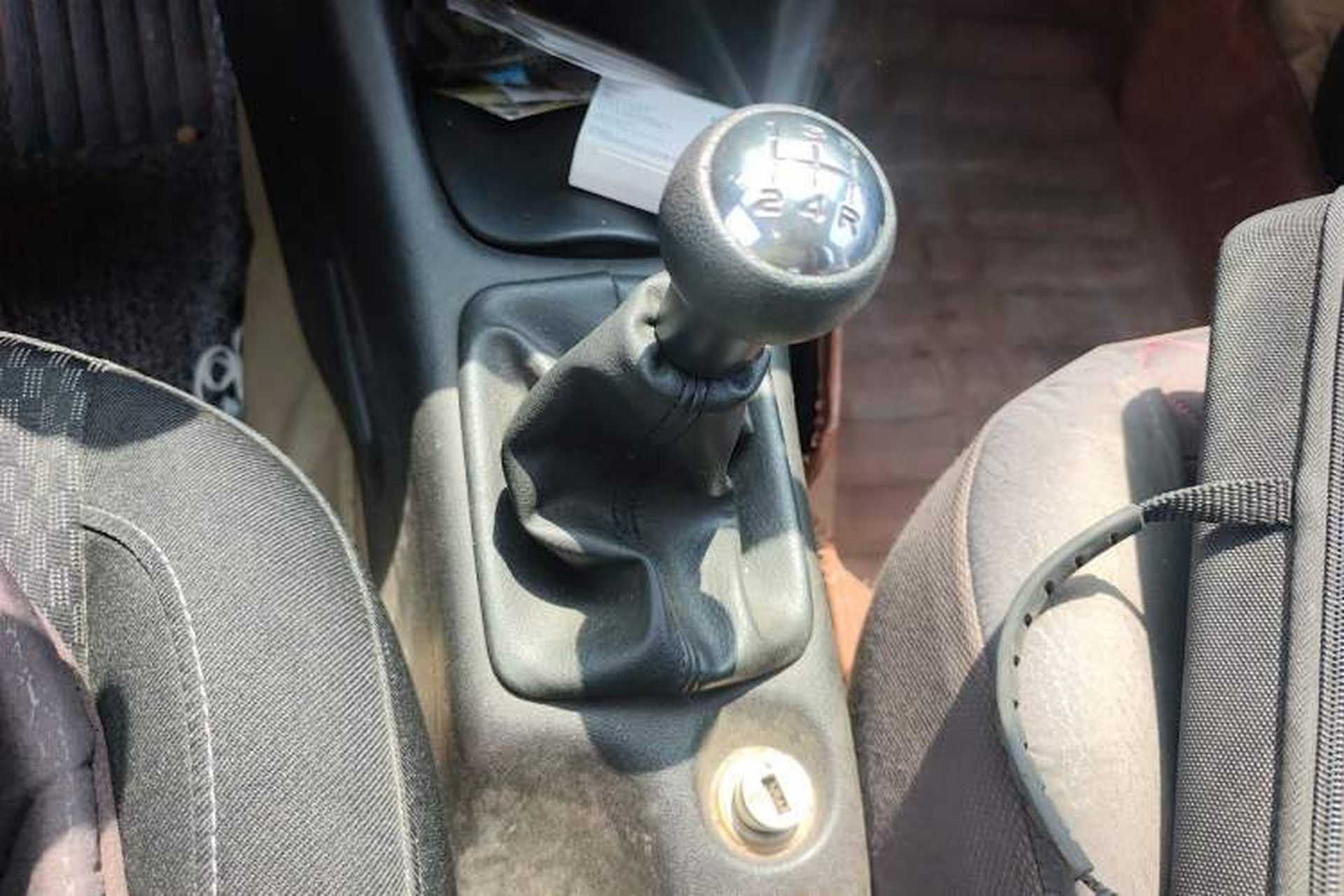 Used Peugeot 207 2011 Hatchback 1.4L Manual Yule Edition Gear Lever