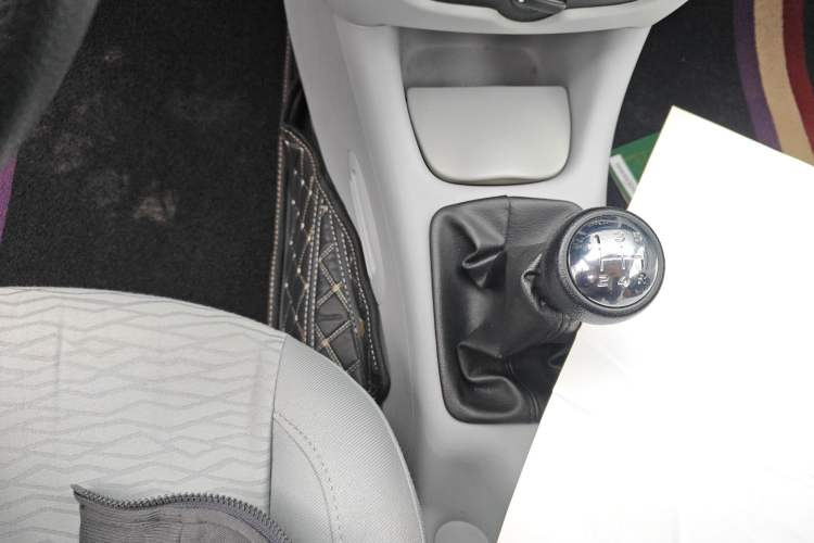 Used Peugeot 207 2011 Sedan 1.4L Manual Yule Edition Gear Lever
