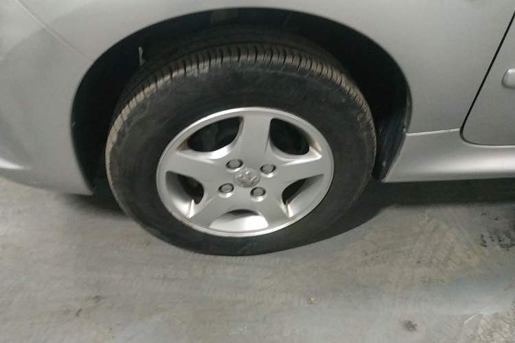 Used Peugeot 207 2011 Sedan 1.4L Manual Yule Edition Left Front Wheel Hub