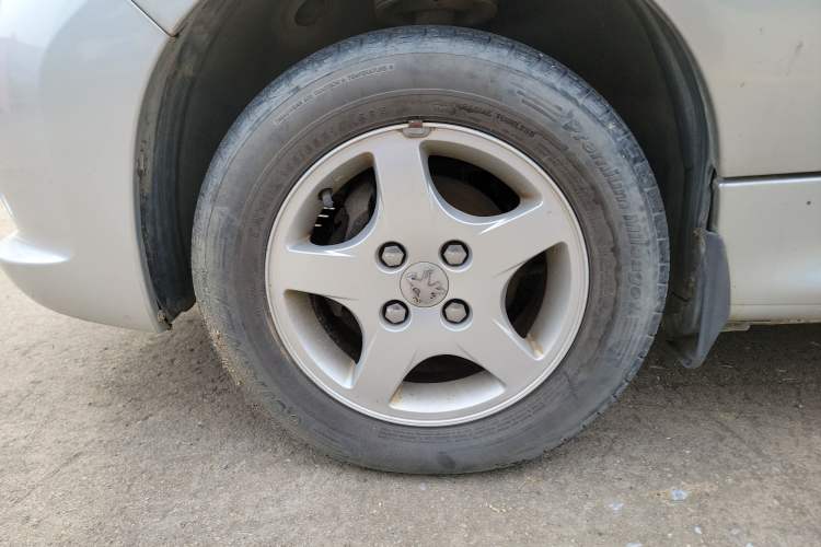 Used Peugeot 207 2011 Hatchback 1.4L Manual Yule Edition Left Front Wheel Hub