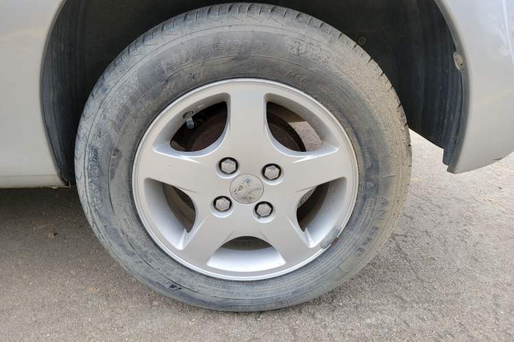 Used Peugeot 207 2011 Hatchback 1.4L Manual Yule Edition Left Rear Wheel Hub