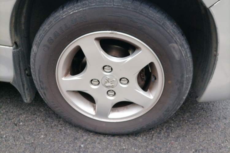 Used Peugeot 207 2011 Sedan 1.4L Manual Yule Edition Right Front Wheel Hub