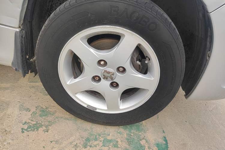 Used Peugeot 207 2011 Sedan 1.4L Manual Yule Edition Right Front Wheel Hub