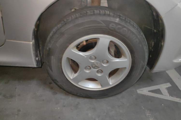 Used Peugeot 207 2011 Hatchback 1.4L Manual Yule Edition Right Front Wheel Hub