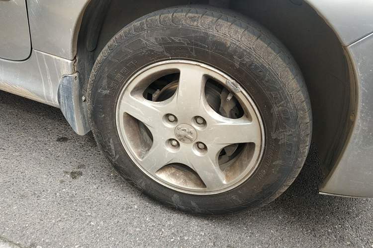 Used Peugeot 207 2011 Hatchback 1.4L Manual Yule Edition Right Front Wheel Hub
