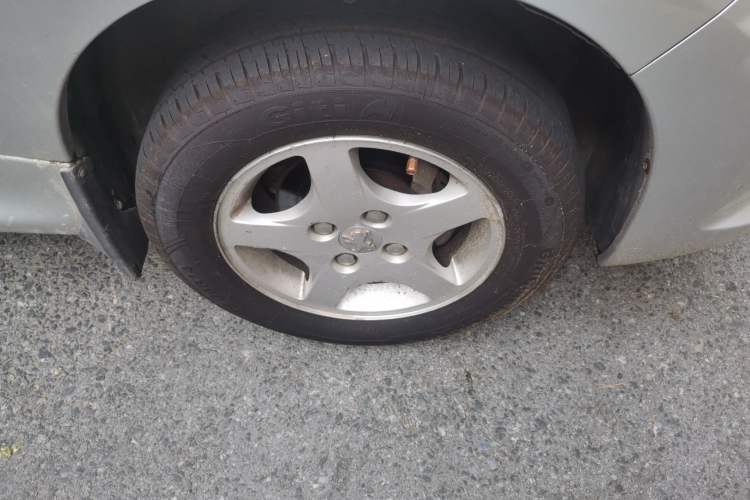 Used Peugeot 207 2011 Hatchback 1.4L Manual Yule Edition Right Front Wheel Hub