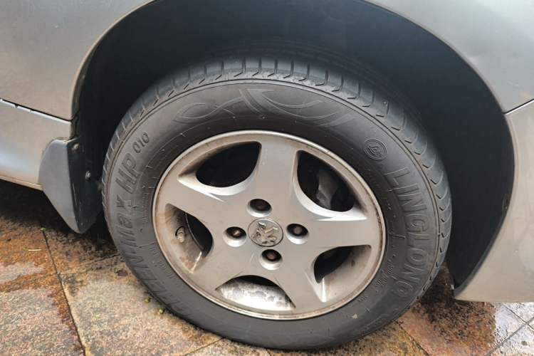 Used Peugeot 207 2011 Hatchback 1.4L Manual Yule Edition Right Front Wheel Hub