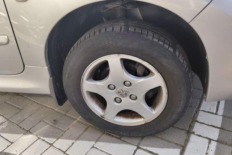Used Peugeot 207 2011 Sedan 1.4L Manual Yule Edition Right Front Wheel Hub