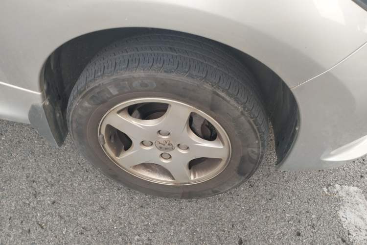 Used Peugeot 207 2011 Hatchback 1.4L Manual Yule Edition Right Front Wheel Hub