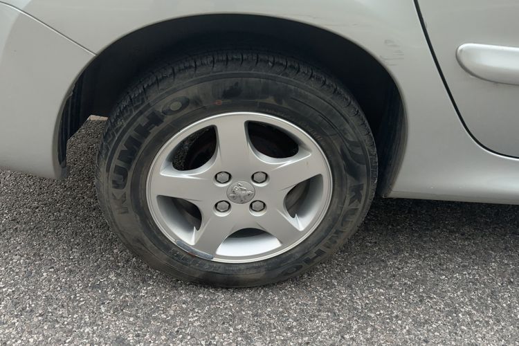 Used Peugeot 207 2011 Sedan 1.4L Manual Yule Edition Right Rear Wheel Hub