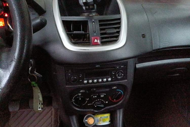 Used Peugeot 207 2011 Sedan 1.4L Manual Yule Edition Audio And AC Panel