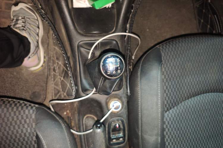 Used Peugeot 207 2011 Sedan 1.4L Manual Yule Edition Gear Lever